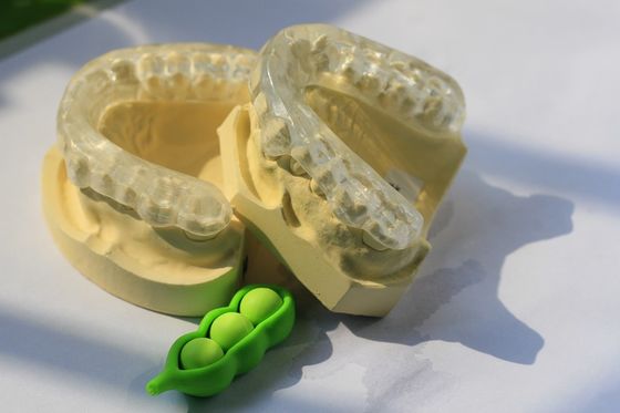 De Wacht For Teeth Clenching van de douanenacht